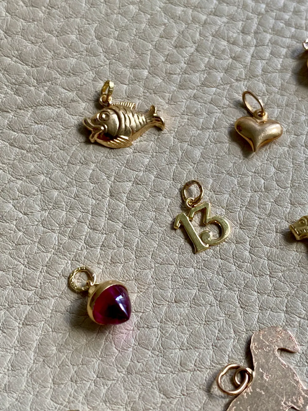 18k gold Swedish vintage charm or pendant - Number '13'
