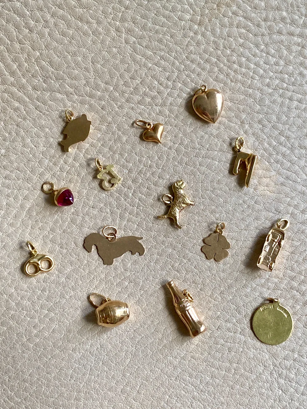 18k gold Swedish vintage charm or pendant - Number '13'
