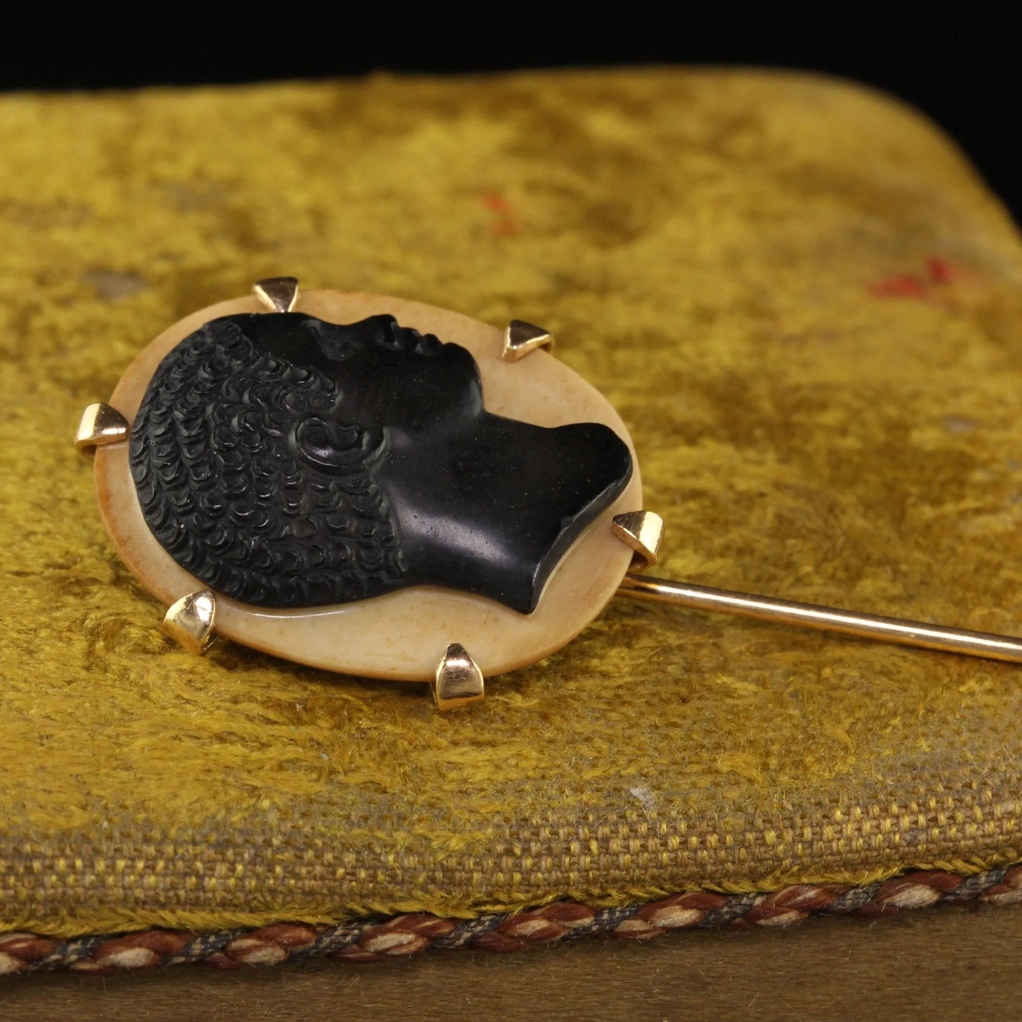 Antique Art Deco 18K Yellow Gold Carved Onyx Stone Blackamoor Stick Pin