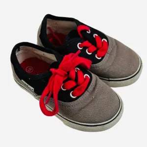 Canvas Sneakers, 6C Wide // Airwalk