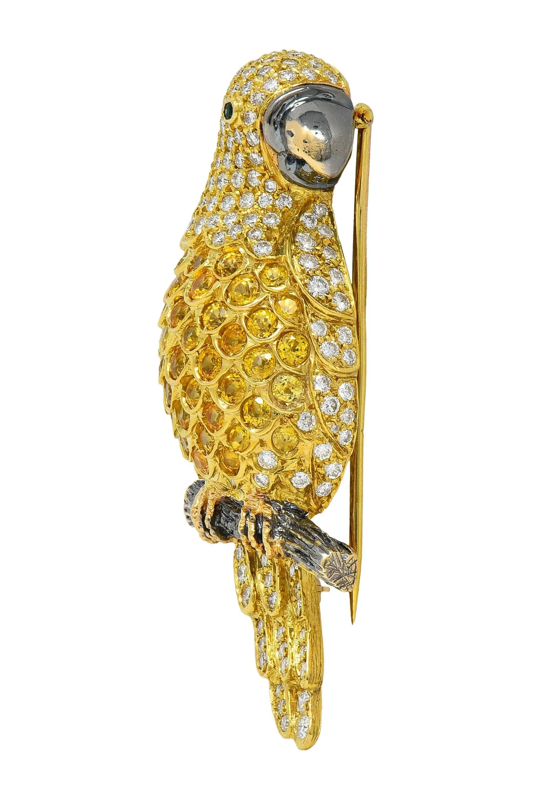 Contemporary 8.50 CTW Yellow Sapphire Diamond Emerald 18 Karat Gold Vintage Parrot Brooch