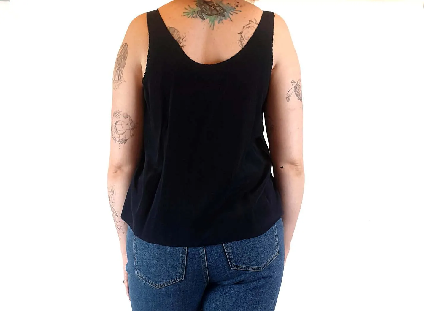 Country Road 100% silk navy top with unique embroidery size M