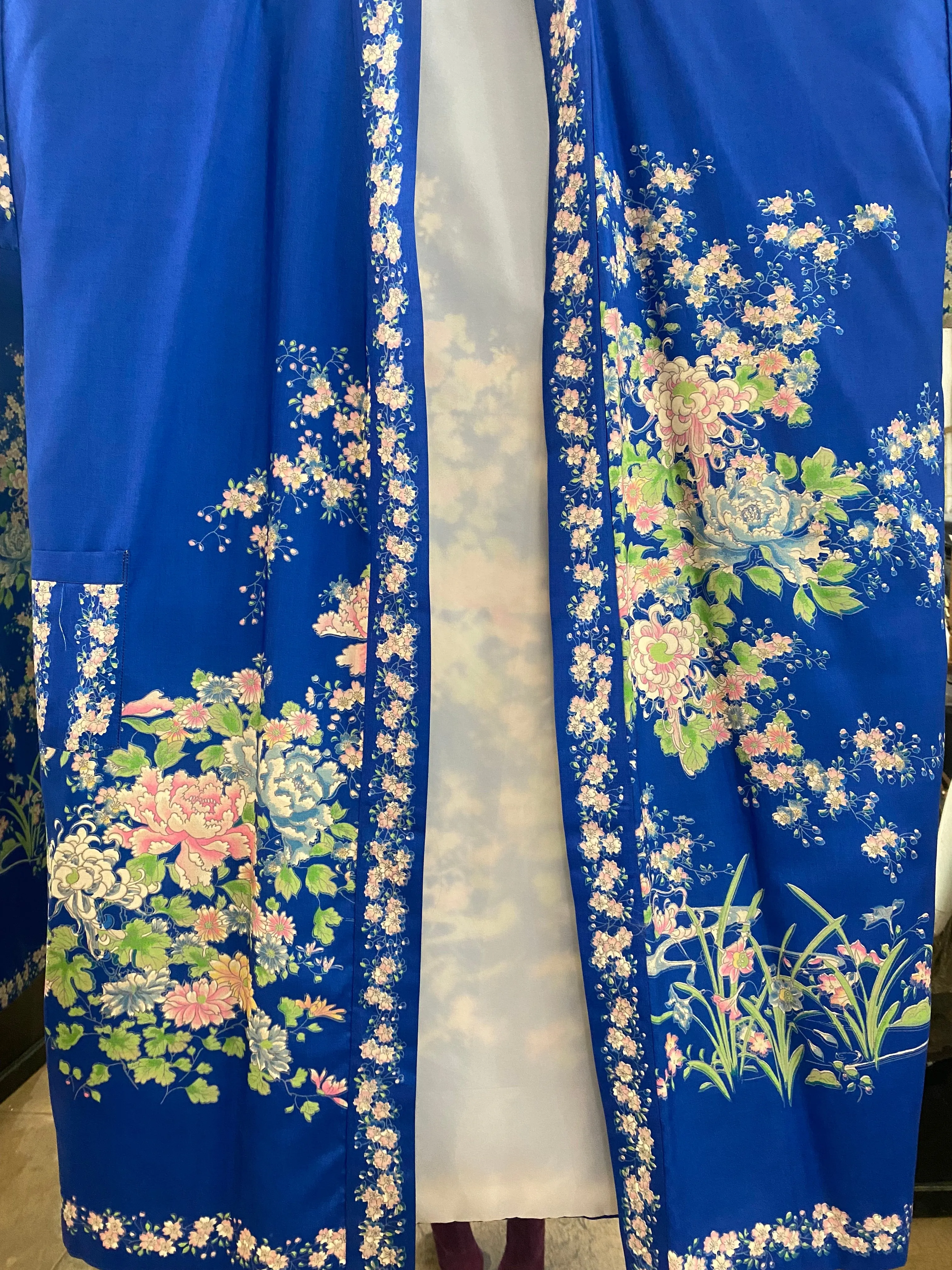 Hiyashi Japanese Vibrant Blue Silk Floral Belted Robe