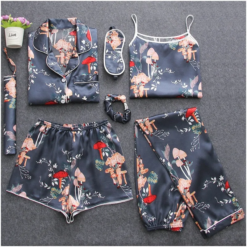 🌹Ladies 7 PIECE Satin Sleepwear/Lounging Set.