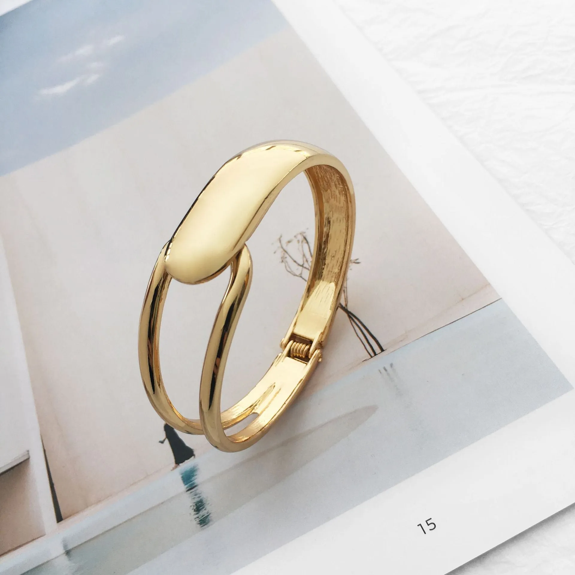 Sisslia Hot Sale Fashion Metal Copper Gold Cuff Bangle Adjustable Jewelry Hinge Bangle For Woman