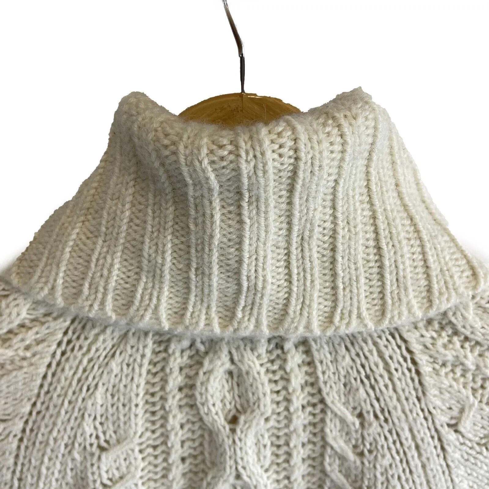 Valentino - Floral Cable Knit Fantasy Embroidered Garden Cardigan - US S