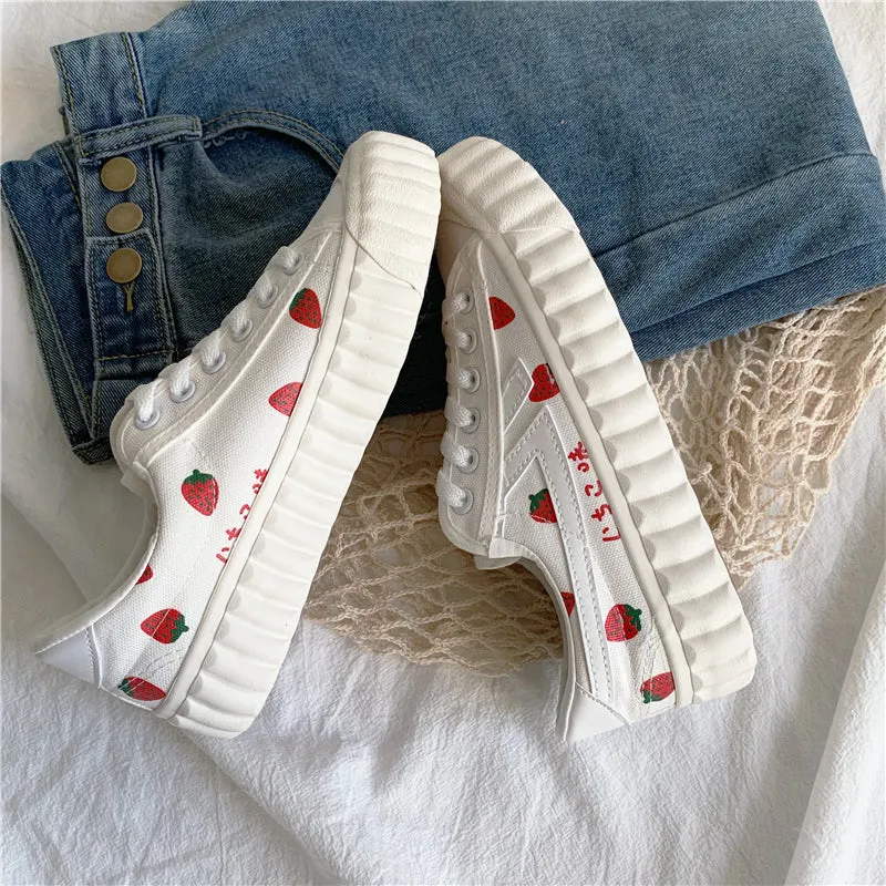 WHITE STRAWBERRY PRINT CANVAS SHOES UB2501